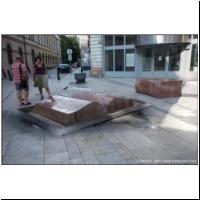 Budapest Egyetem ter Brunnen (07330110).jpg